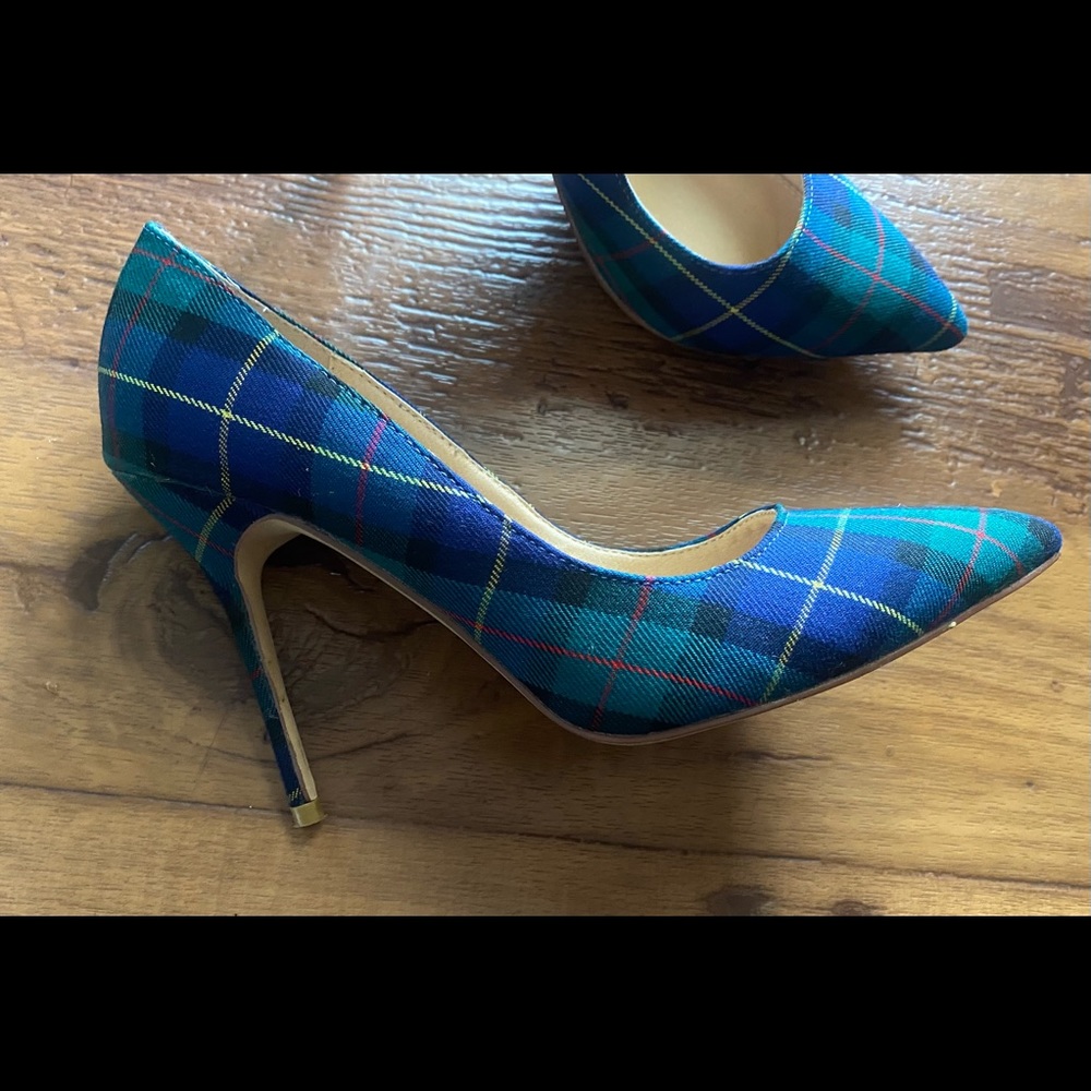 Plaid heels NWOB
